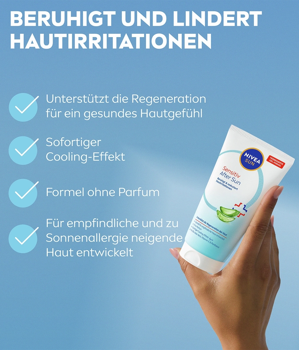 Eine Hand hält Nivea After Sun mit Aloe Vera, Haut beruhigend