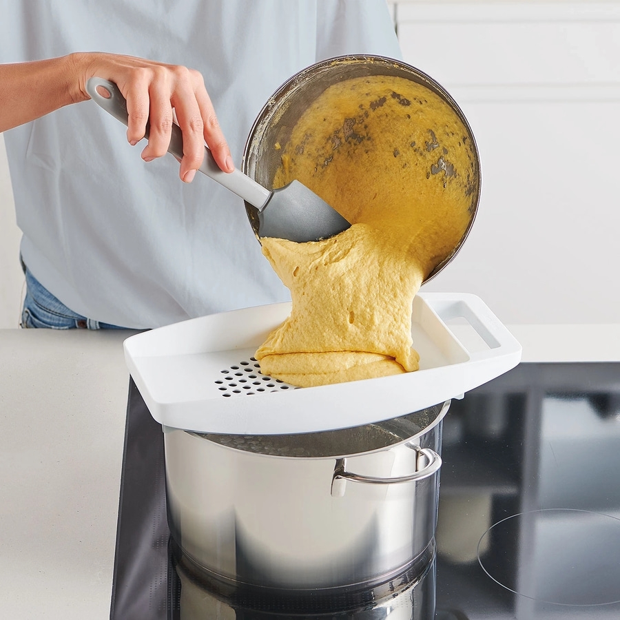 BETTY BOSSI Spätzlesieb Antirutsch Spätzle Nudeln Silikon Kunststoff Weiß NEU