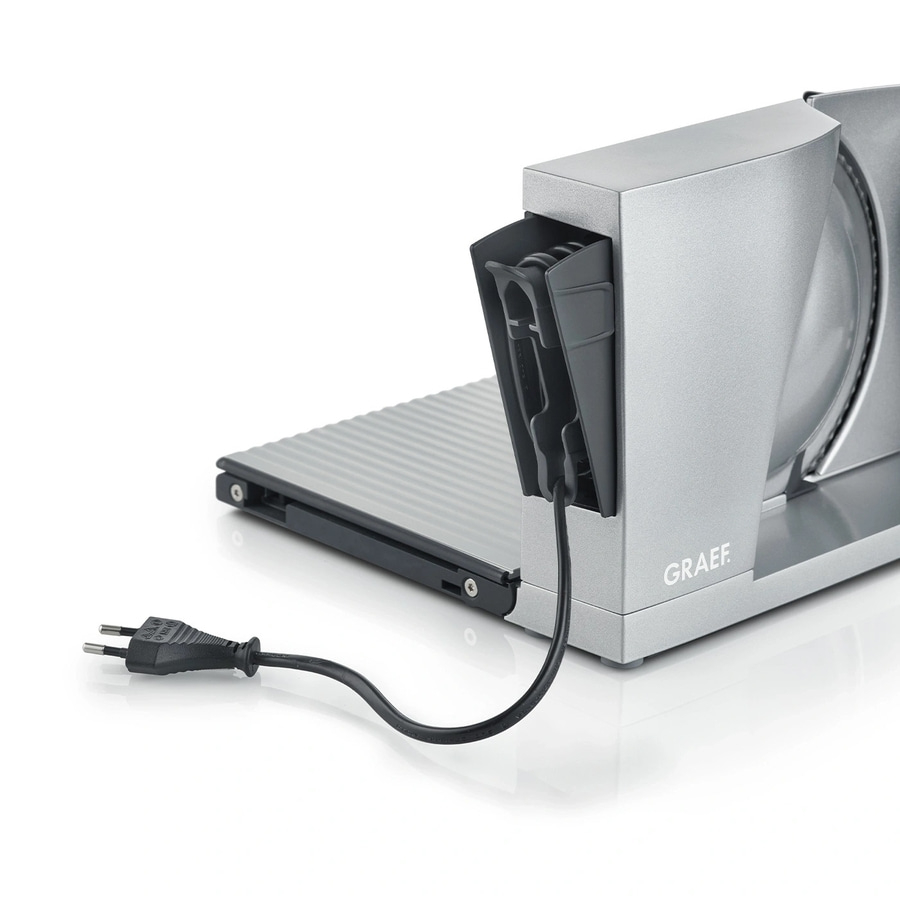 Graef Allesschneider mit Netzkabel und Stecker, silberfarben, isoliert