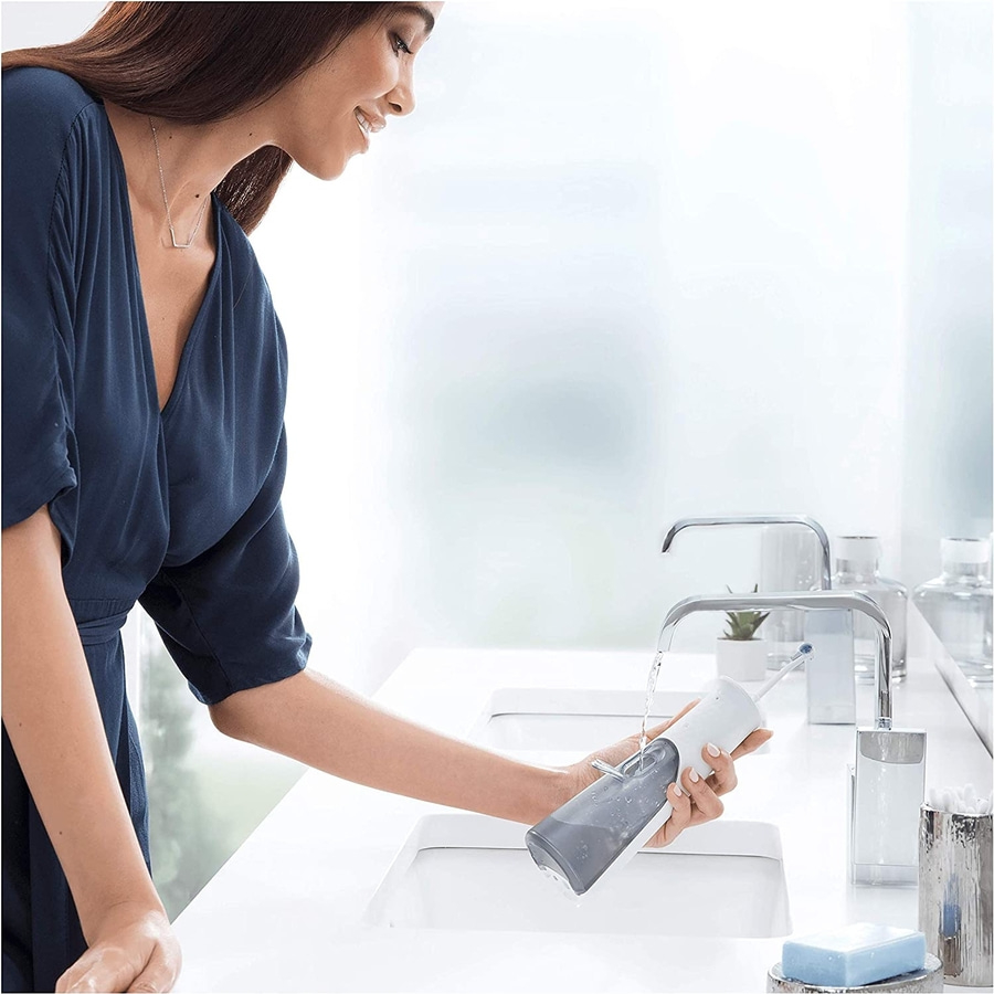 BRAUN Oral-B AquaCare 6 Pro-Expert kabellose Munddusche Oxyjet weiß B-Ware