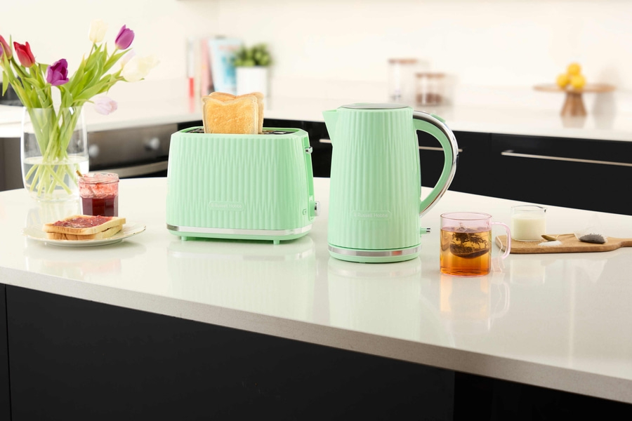 RUSSELL HOBBS Wasserkocher Eden 27364-70 Pistazie 1,7 L Pistachio Retro 2400 W