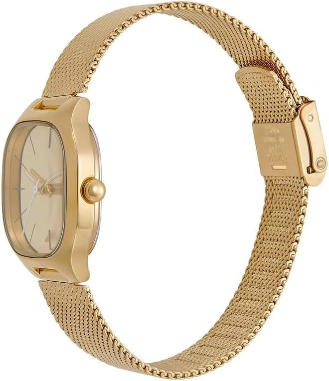 Eine stilvolle goldene Damenuhr mit einem schmalen Gliederarmband aus Mesh.