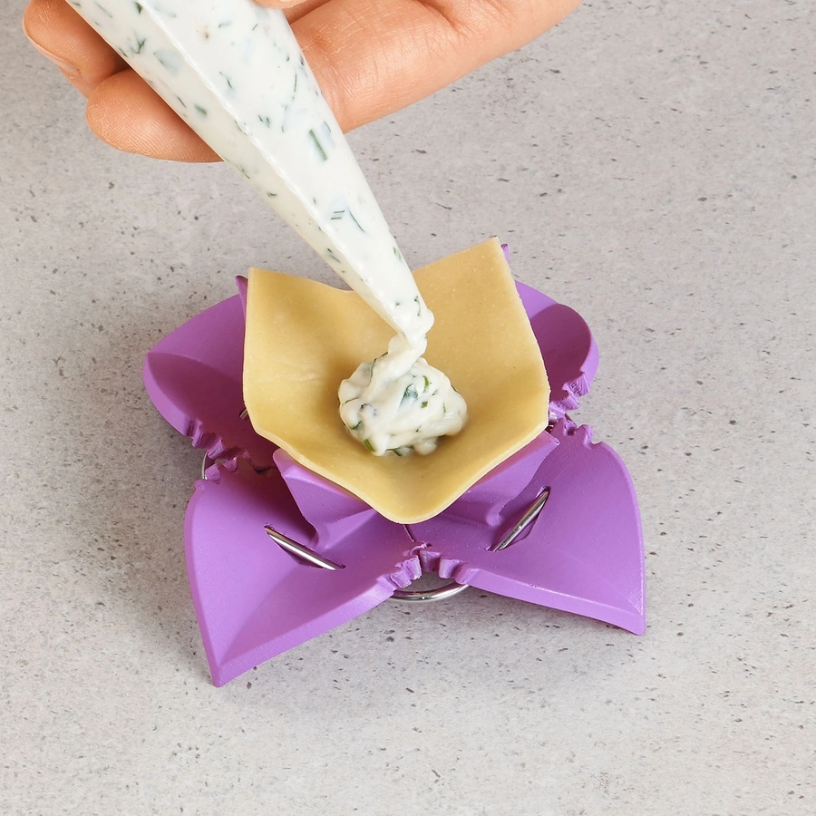 BETTY BOSSI Dumpling Maker Teigformer aus Kunststoff Metall Violett Weiß NEU