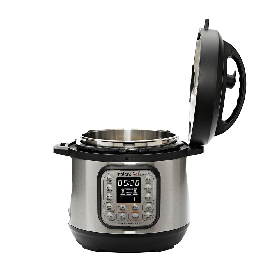 Instant Pot Duo Mini, geöffnet, mit Bedienfeld und Anzeige der Kochzeit.