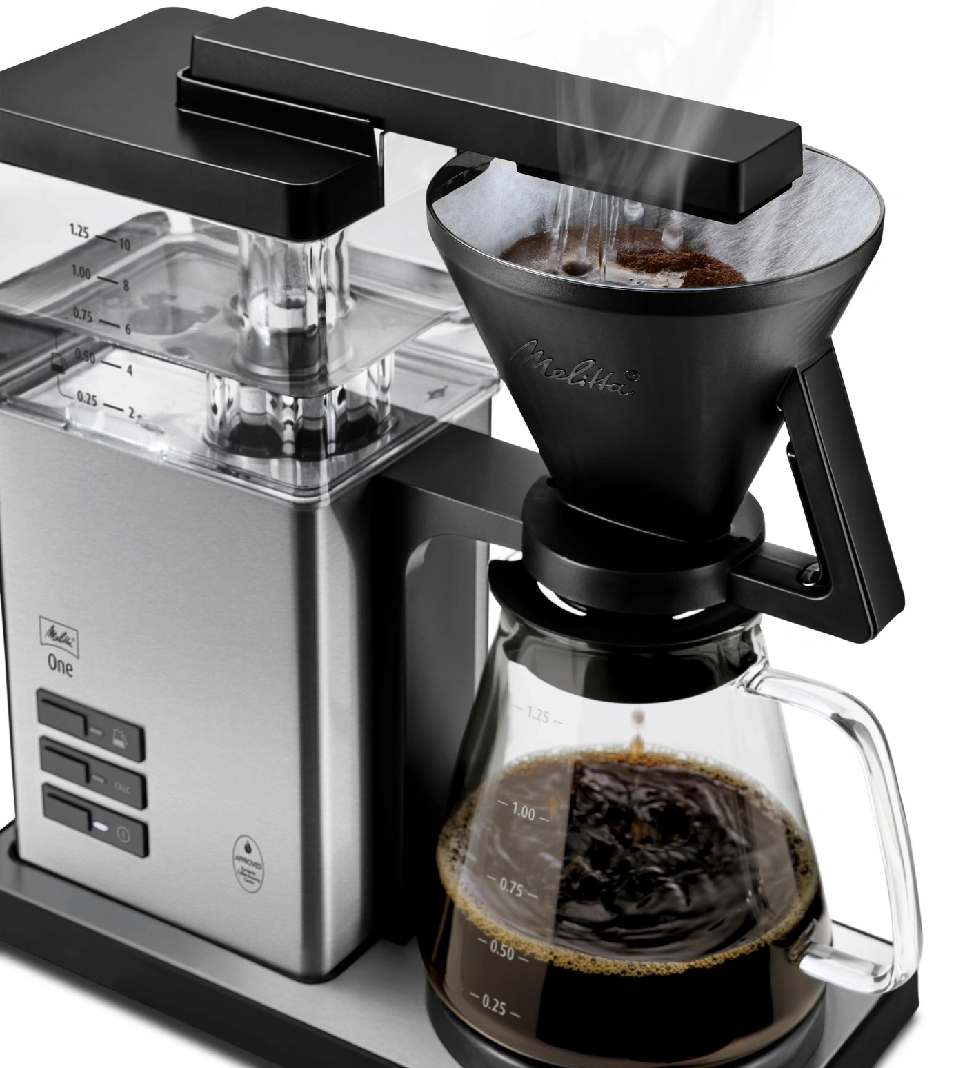 Melitta Kaffeemaschine mit Filter und Karaffe in Nahaufnahme