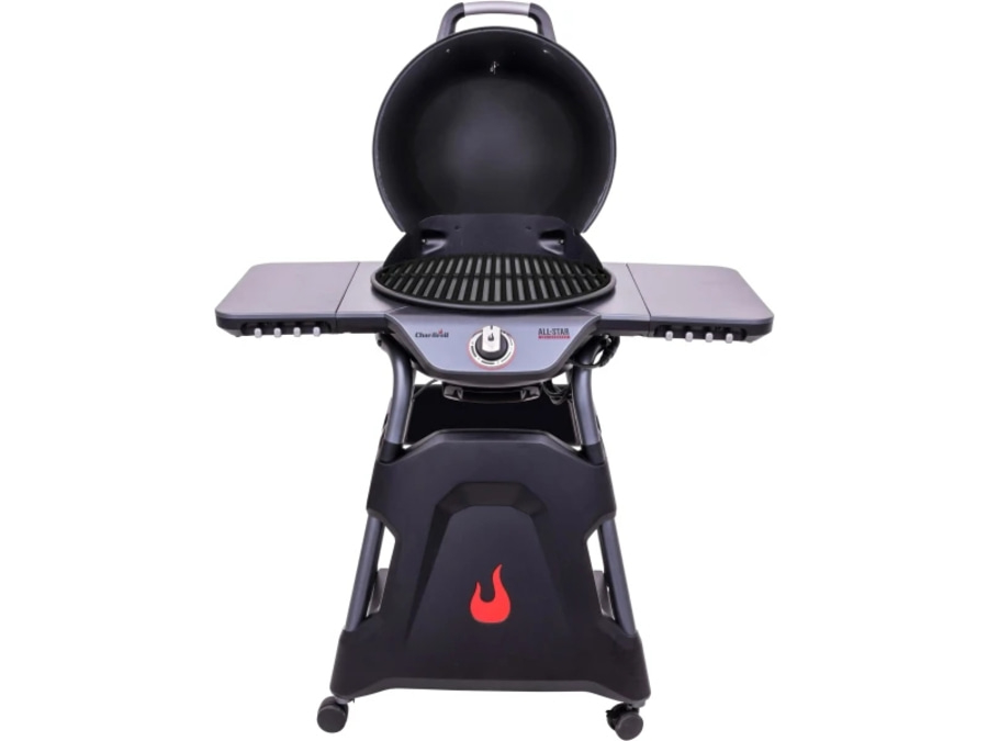 Schwarzer Gasgrill mit offenem Deckel und Flammenlogo auf dem Gehäuse