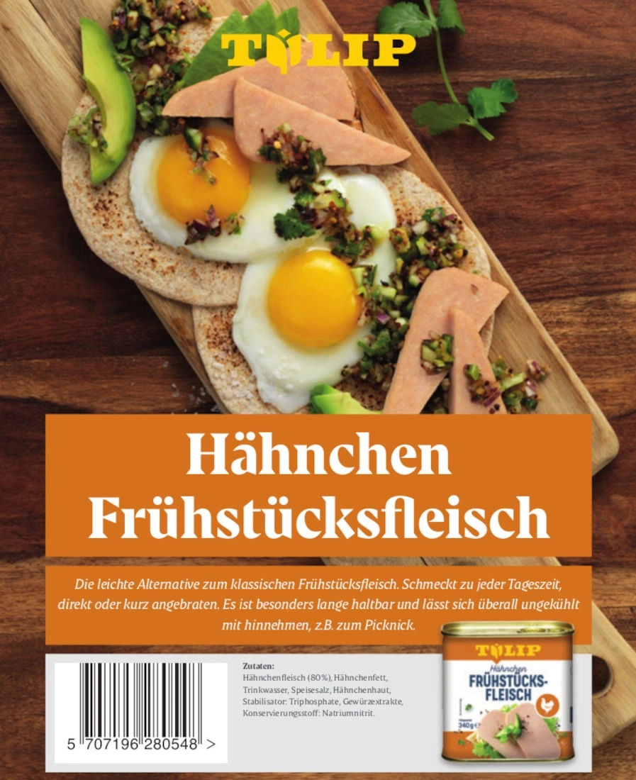 Hähnchen Frühstücksfleisch mit Ei und Avocado auf Brot