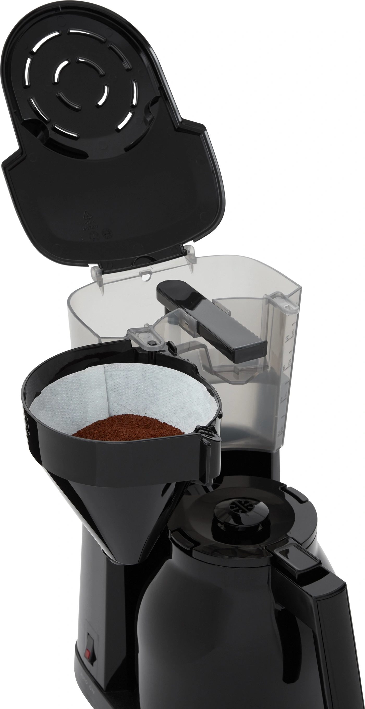 Kaffeemaschine mit Filter und Kaffeepulver, schwarzes Design, geöffneter Deckel