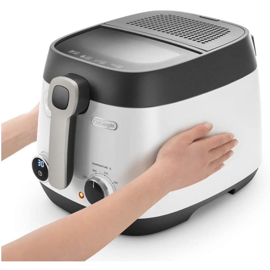 Elektrische Fritteuse von DeLonghi mit digitalen Bedienelementen und Temperaturwahl.