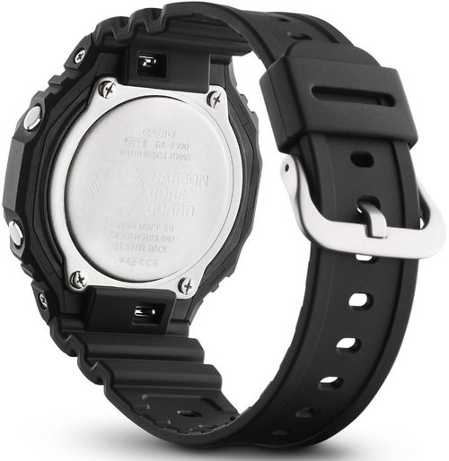 Schwarze Casio-Uhr mit Carbon Core Guard und Wasserdichtigkeit von 20 bar.