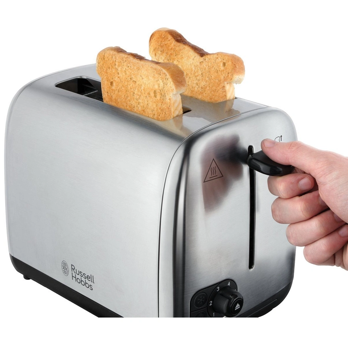 Ein Toaster mit zwei Toastscheiben, die herausragen, und einer Hand, die einen Hebel betätigt.