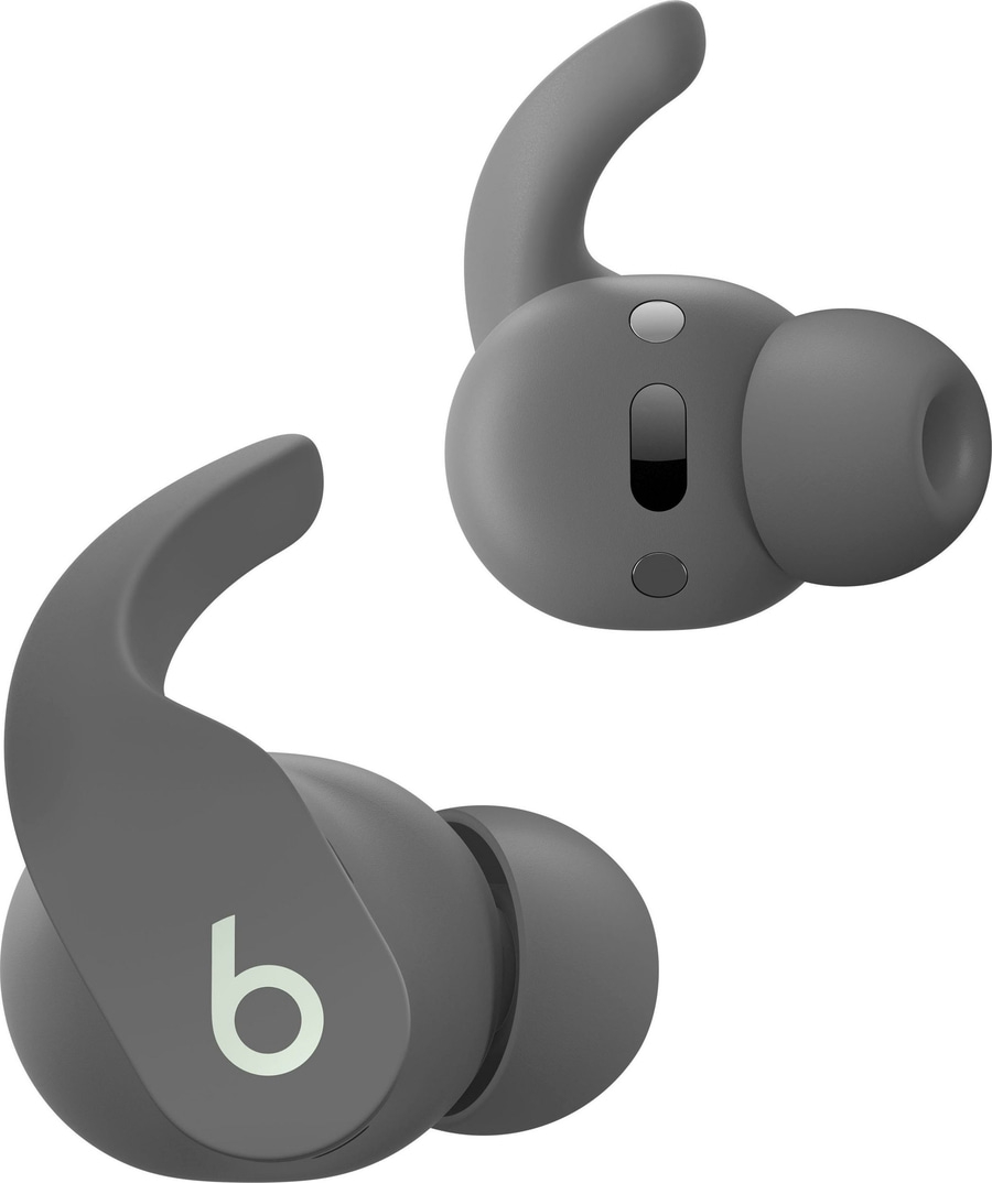 Graue kabellose Ohrhörer mit Beats-Logo, Nahaufnahme, isoliert auf weißem Hintergrund