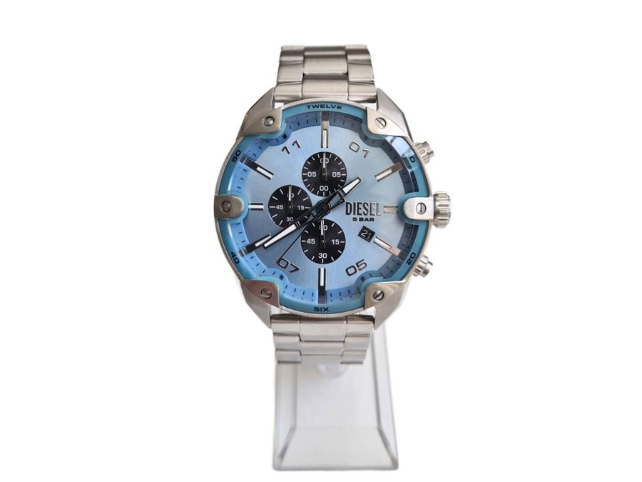 Herrenuhr von Diesel mit blauem Zifferblatt und Edelstahlarmband