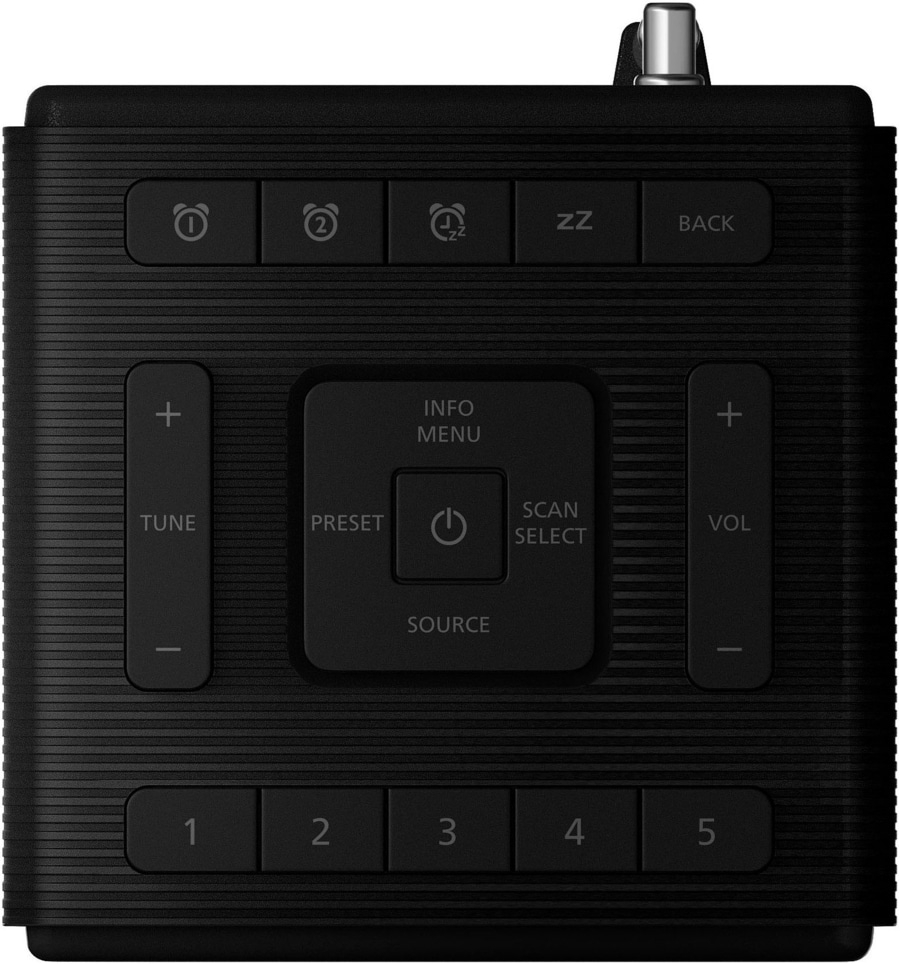Schwarzer Radioknopf mit verschiedenen Funktionen wie Alarm, Tune, Vol, Preset, Scan, Source und Nummerntasten.