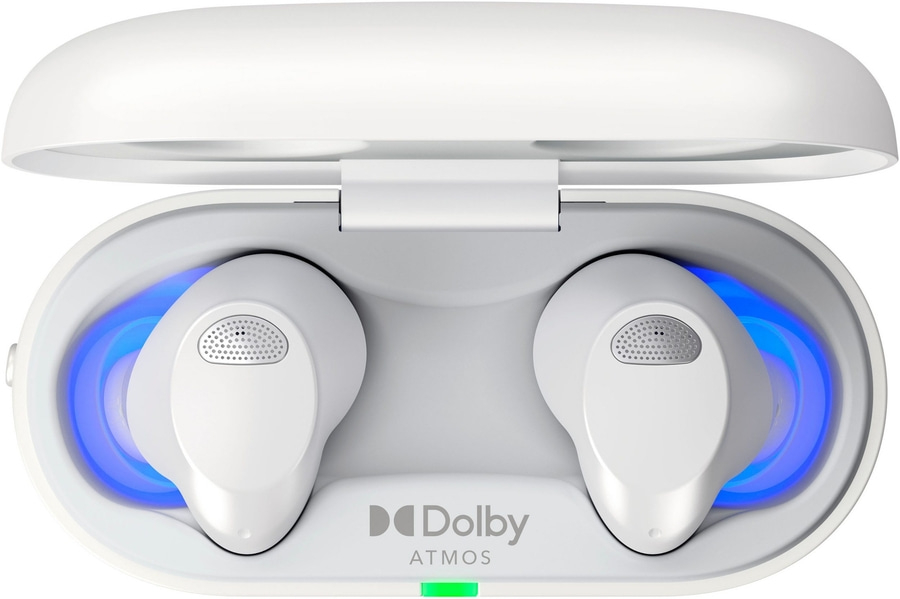 Weiße Kopfhörer in einer Ladeschale mit Dolby Atmos-Logo und blauem Licht.