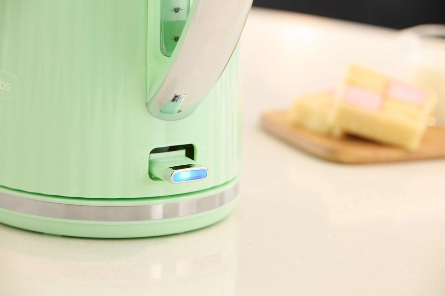 RUSSELL HOBBS Wasserkocher Eden 27364-70 Pistazie 1,7 L Pistachio Retro 2400 W