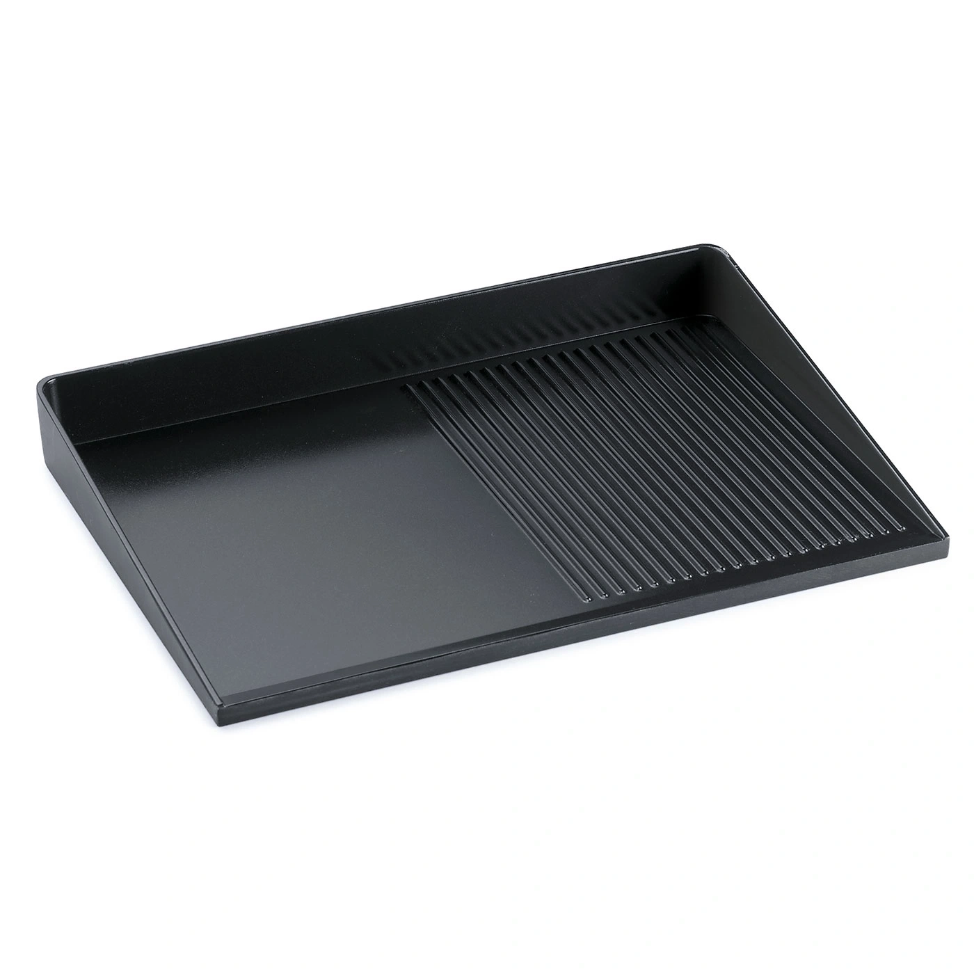Schwarze Grillplatte mit geriffelter Oberfläche und flachem Design für das Kochen