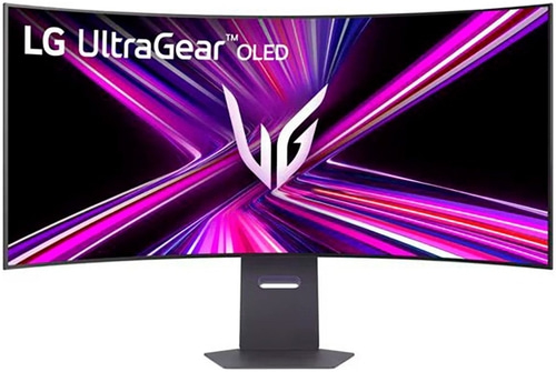 Ein gebogener LG UltraGear OLED-Monitor mit einem stilisierten Logo und einem dunklen Ständer.