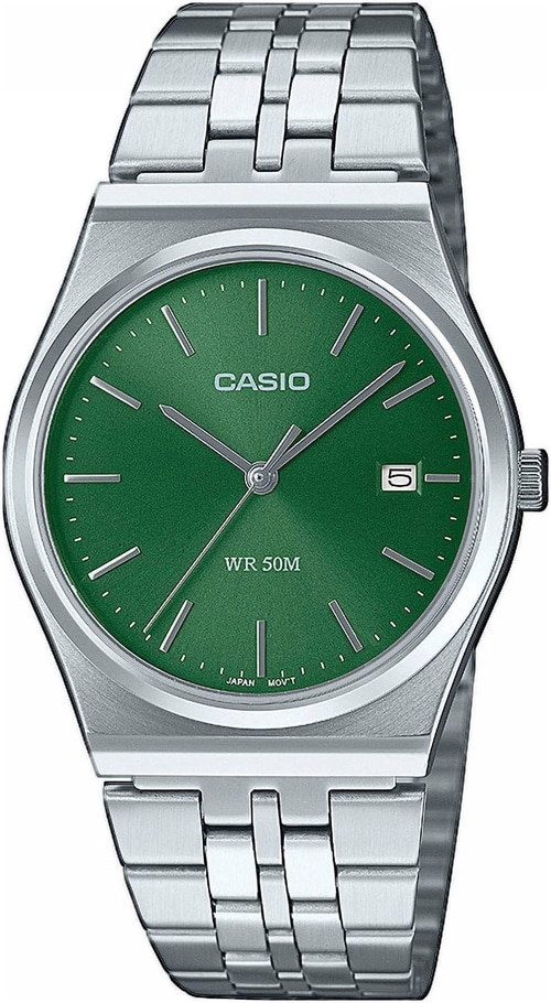 Grüne Casio-Uhr mit silbernem Armband und Datumsanzeige auf grünem Zifferblatt.