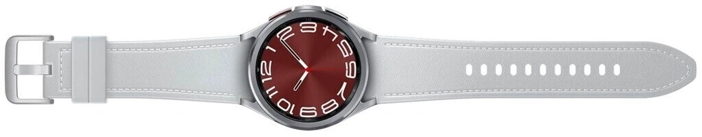 Graue Smartwatch mit rotem Zifferblatt und weißem Armband, Nahaufnahme