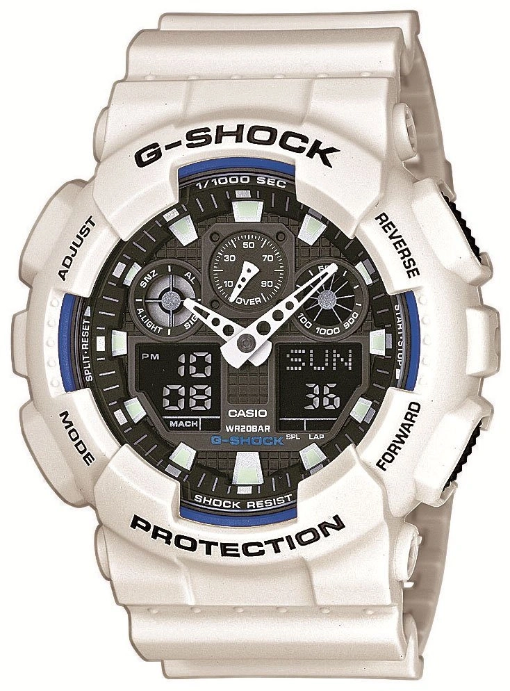 Weiße G-Shock Uhr mit schwarzen und blauen Details auf dem Zifferblatt.