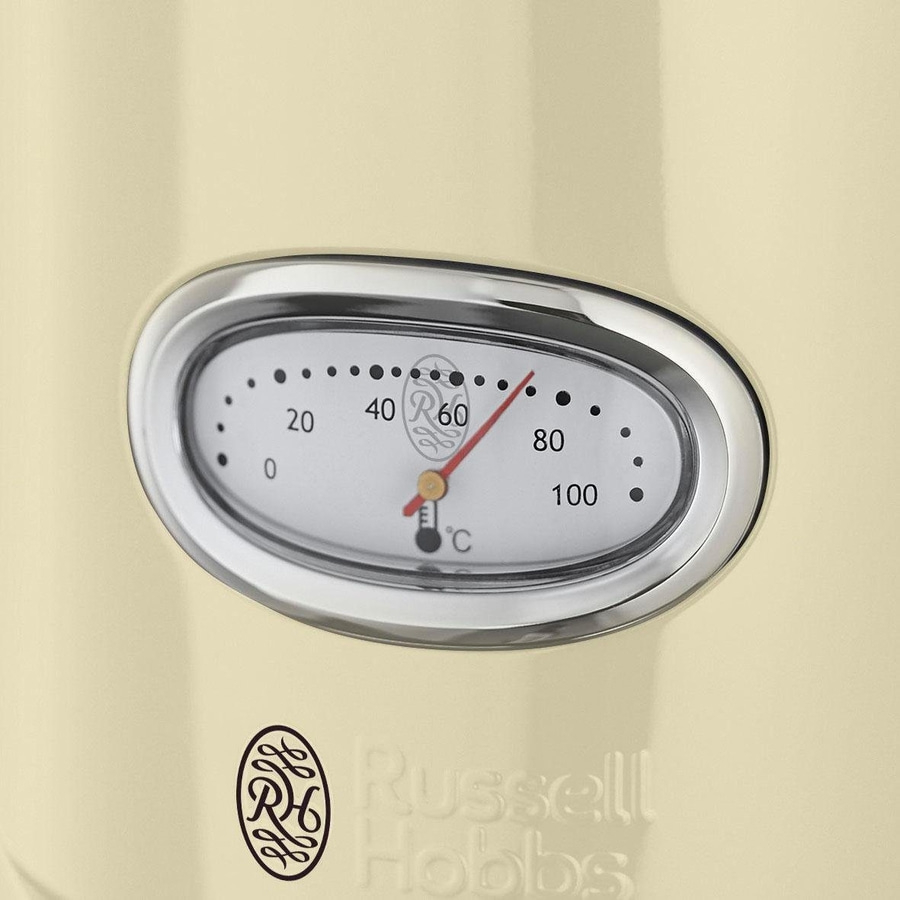 Nahaufnahme eines Thermometers mit der Marke Russell Hobbs, das 70 Grad Celsius anzeigt.