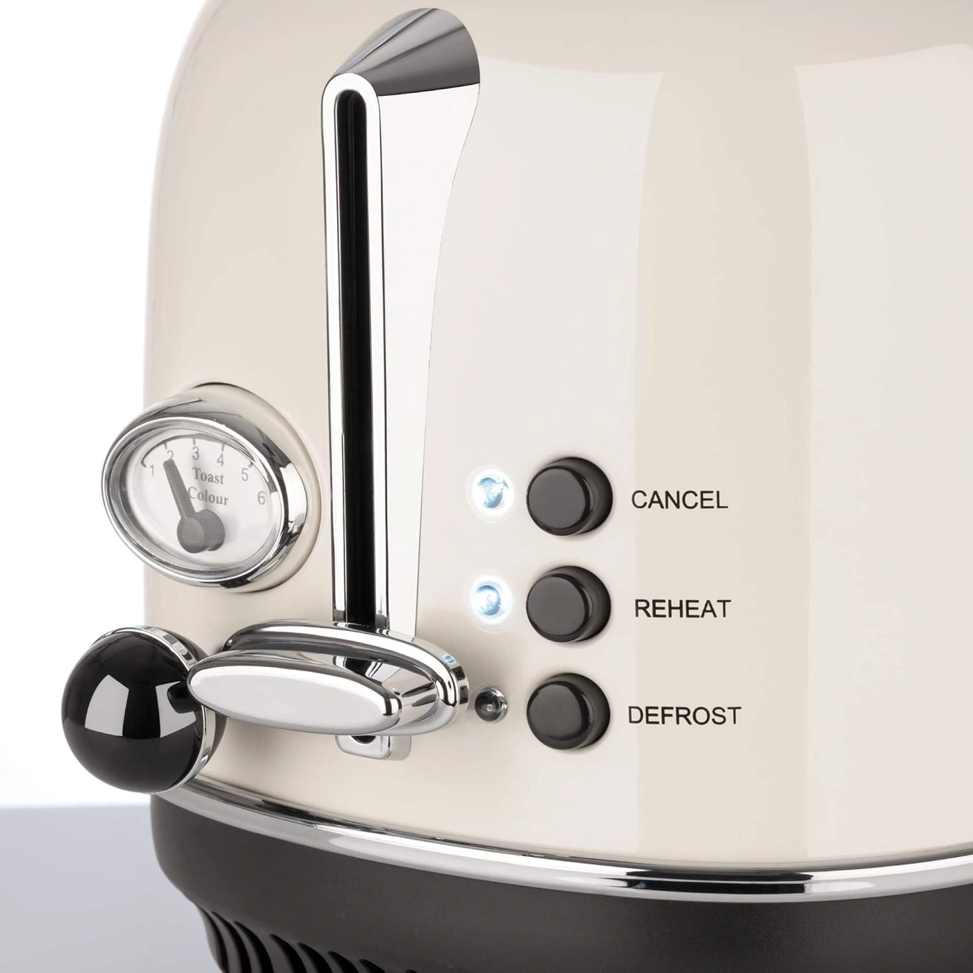Toaster mit Knöpfen für Auftauen, Aufwärmen und Abbrechen, sowie einem Toast-Farbe-Regler.