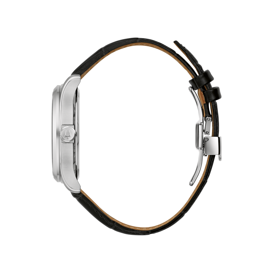 Uhr mit Lederarmband, Seitenansicht, silbernes Gehäuse, schwarzes Armband, Detailaufnahme