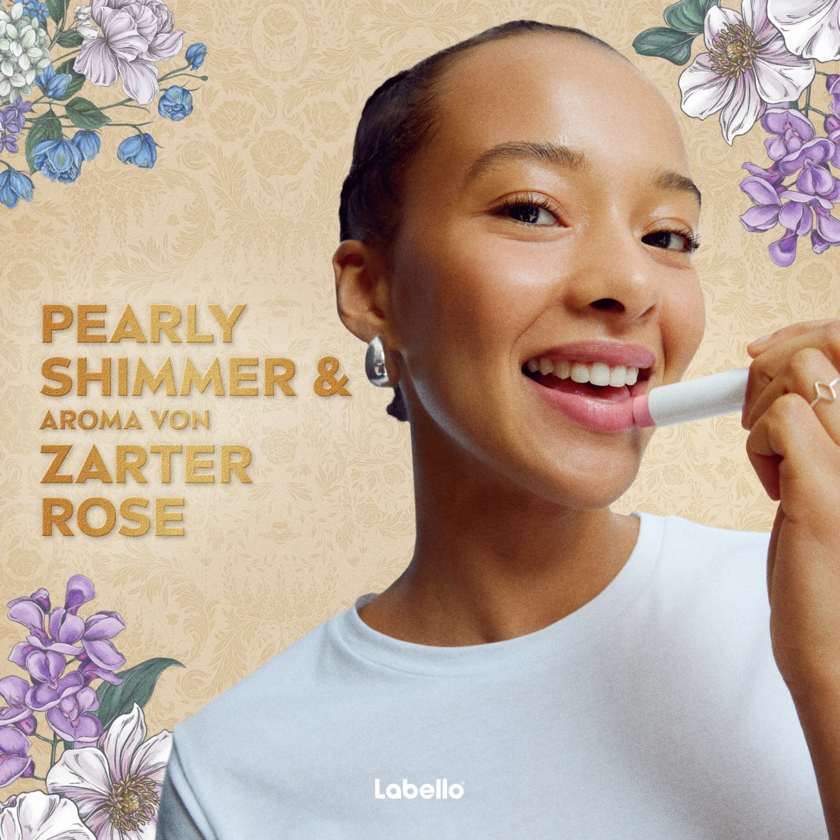 Frau mit Lippenbalsam und Blumen, Labello-Werbung