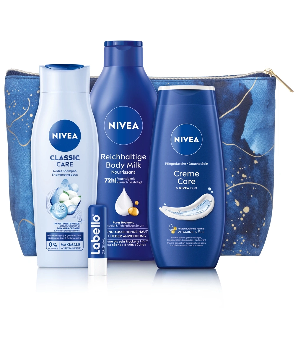 Nivea Classic Care, Body Milk, Creme Care Duschgel und Labello Lippenpflege in einem Kulturbeutel.
