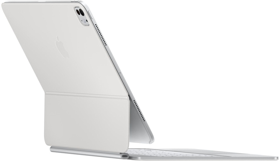 Weißes Apple iPad mit Tastatur, Seitenansicht, geöffnet, auf weißem Hintergrund