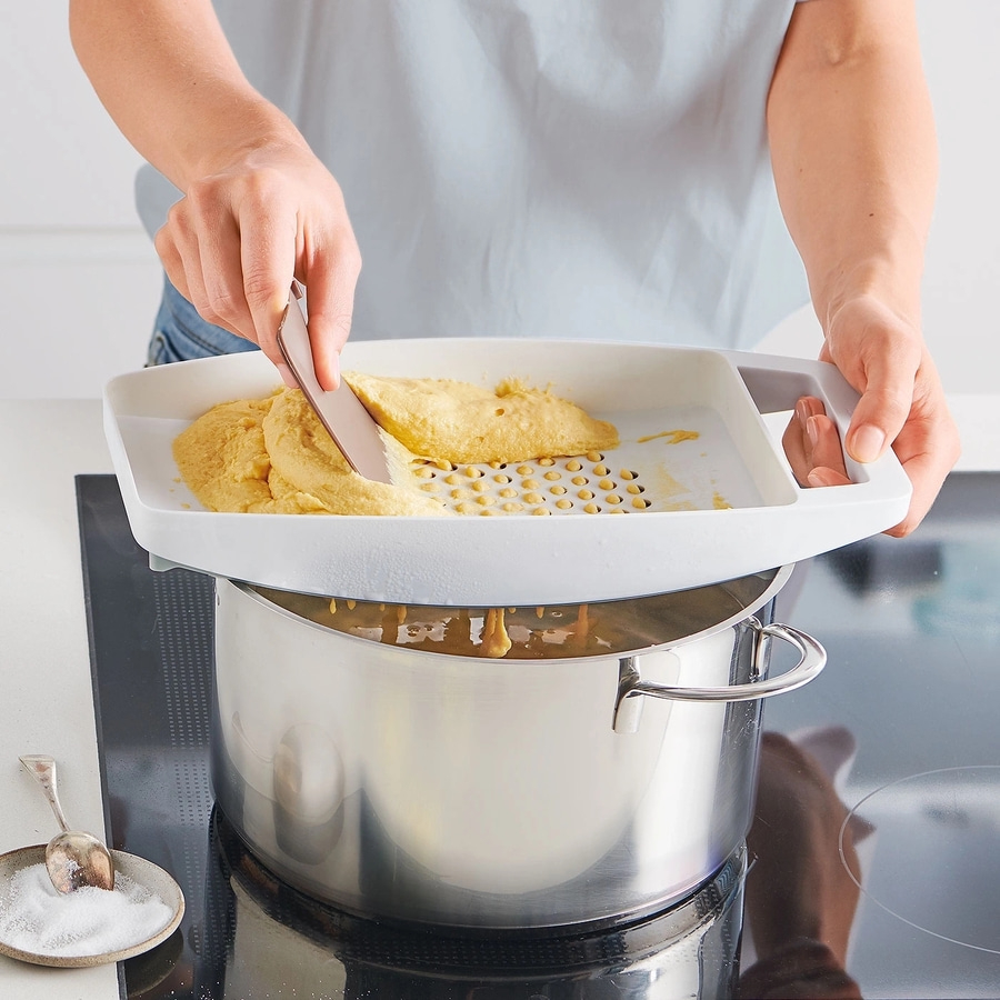 BETTY BOSSI Spätzlesieb Antirutsch Spätzle Nudeln Silikon Kunststoff Weiß NEU