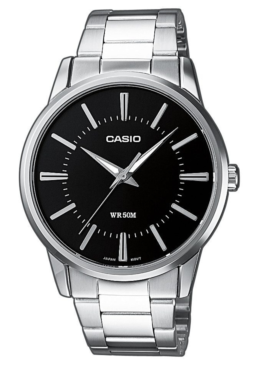 Casio-Uhr mit schwarzem Zifferblatt und silbernem Armband, Nahaufnahme
