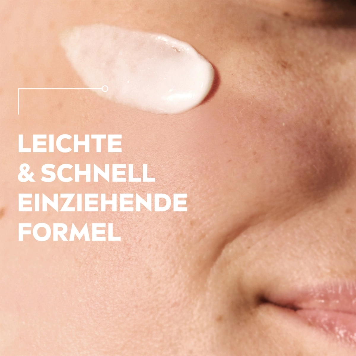 Leichte & schnell einziehende Formel auf Haut mit Creme