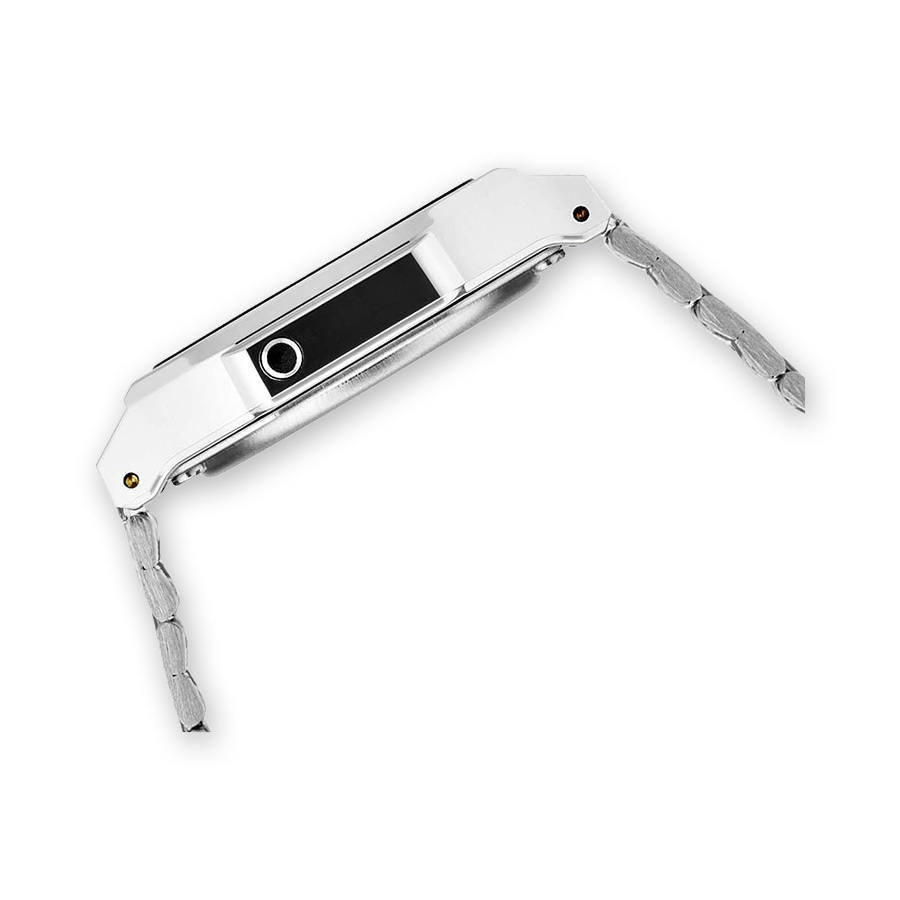 CASIO COLLECTION A164WA-1VES Armbanduhr Unisex Retro silber B-Ware Silberne Uhr mit schwarzem Display und Armband, Seitenansicht, isoliert