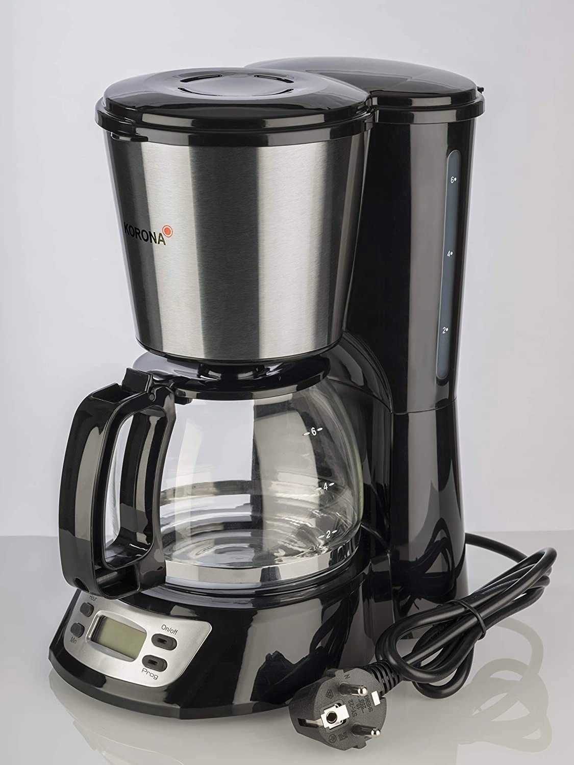 Kaffeemaschine, schwarz, mit Glasbehälter, KORONA-Logo, Digitalanzeige, Kabel und Stecker.