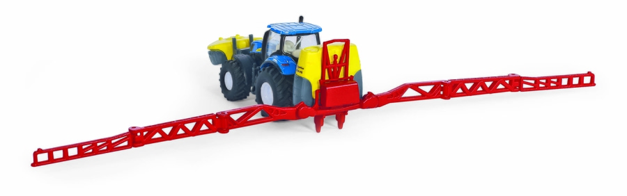Spielzeug Traktor mit Sprühvorrichtung, rot und gelb, auf weißem Hintergrund