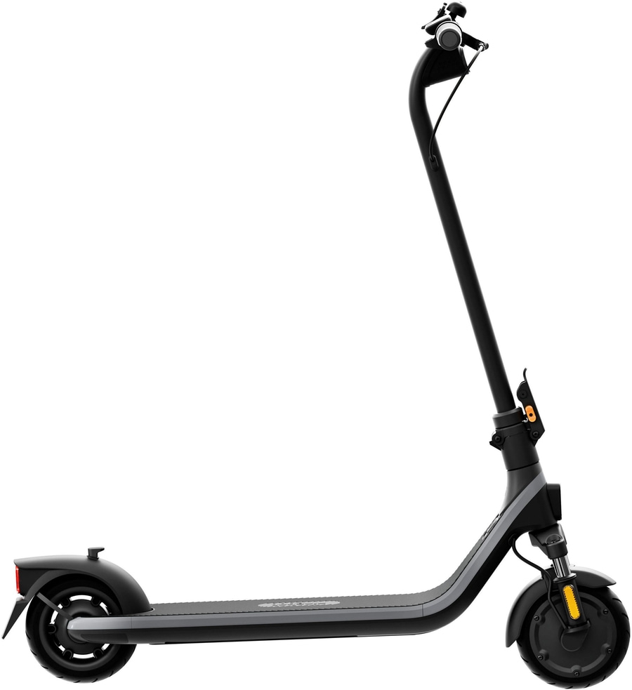 Schwarzer Elektroroller mit grauen Akzenten und einem weißen Hintergrund. Modernes Design.