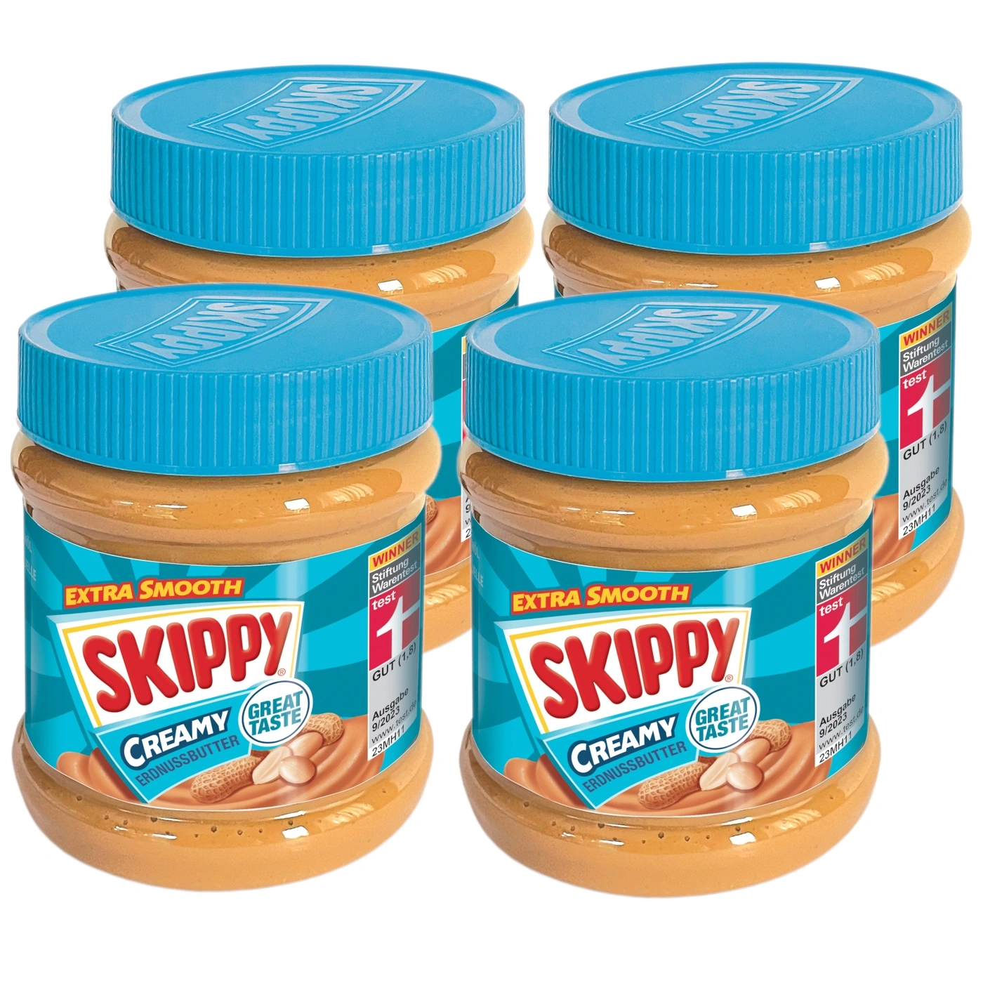 Vier Gläser Skippy Erdnussbutter, extra cremig und glatt, mit blauem Deckel und Auszeichnung.