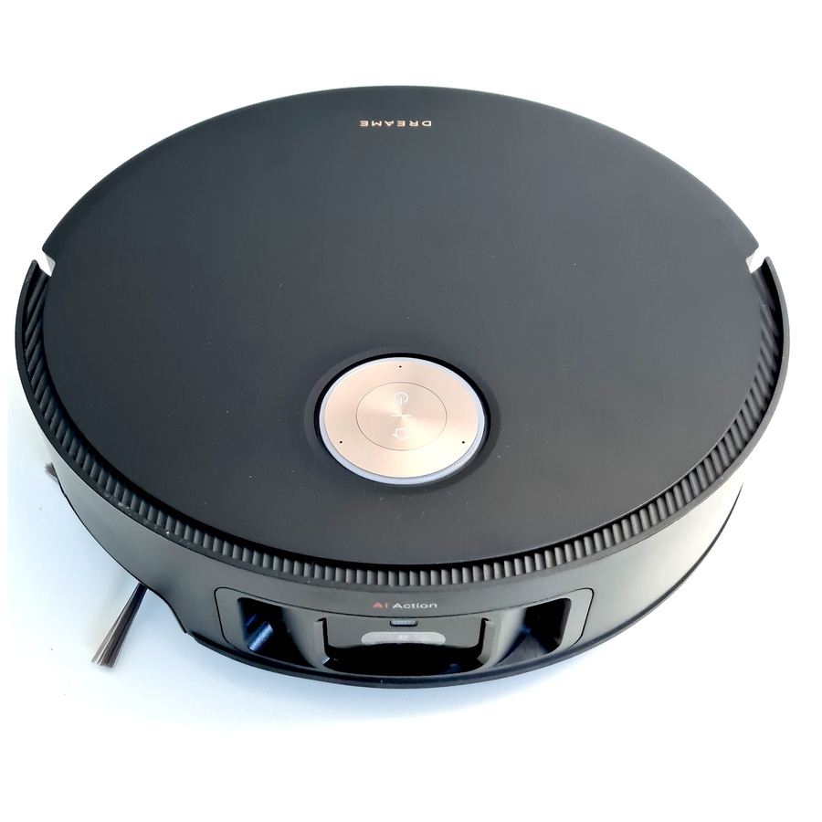 Schwarzer Roboter-Staubsauger mit der Aufschrift "DREAME" und "AI Action".