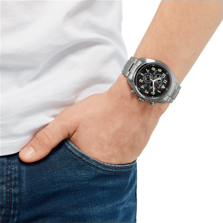 Citizen Herren Armbanduhr AT2480-81E Saphirglas Analog Solar Titan 43mm