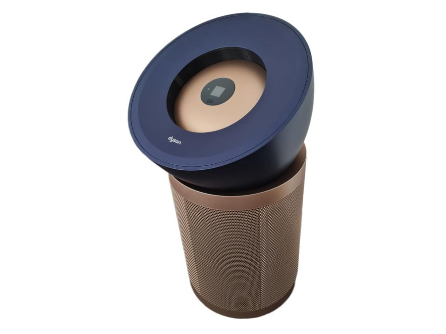 Ein moderner Dyson Luftreiniger mit blauem und kupferfarbenem Gehäuse.