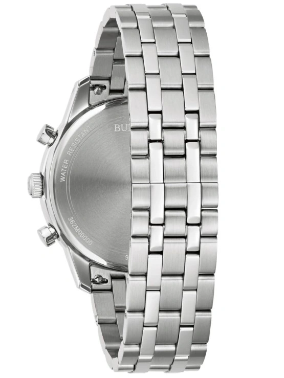 Nahaufnahme einer silbernen Armbanduhr mit Metallarmband und Wasserdichtigkeit