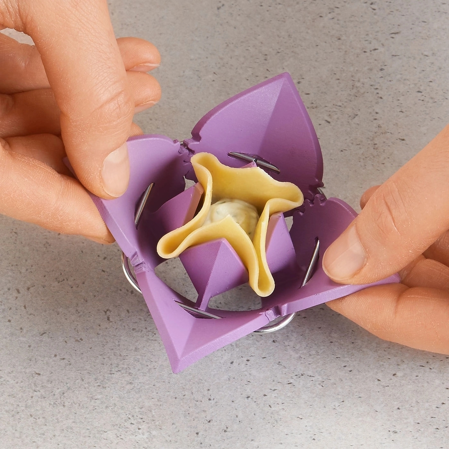 BETTY BOSSI Dumpling Maker Teigformer aus Kunststoff Metall Violett Weiß NEU