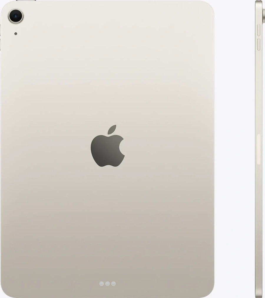 Ein silbernes iPad liegt auf einem weißen Hintergrund mit einem Apple-Logo.