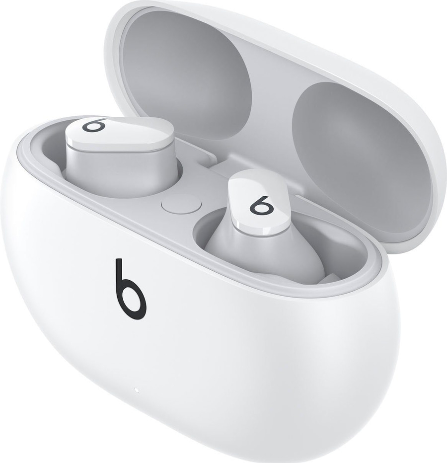 Weiße Kopfhörer mit Ladecase und schwarzem Beats-Logo