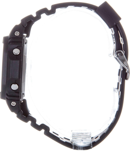 Schwarze Uhr mit digitalem Display und Armband, Seitenansicht, Nahaufnahme