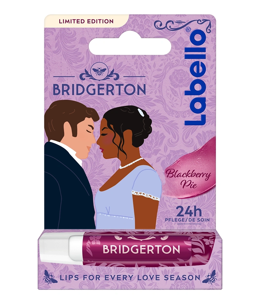 Labello Lippenpflege im Bridgerton Design mit Brombeergeschmack