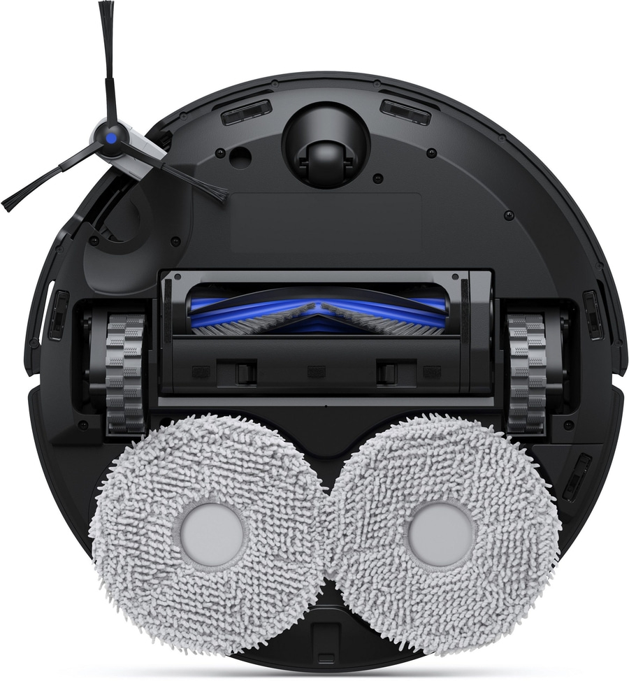 Roboter-Staubsauger von unten. Schwarzes Gehäuse, Bürsten, Räder und Wischtücher.