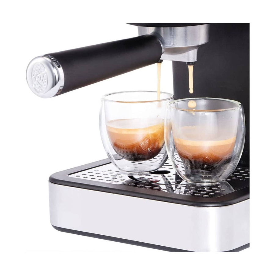 Espressomaschine mit zwei Gläsern, die mit Kaffee gefüllt sind, nahaufnahme